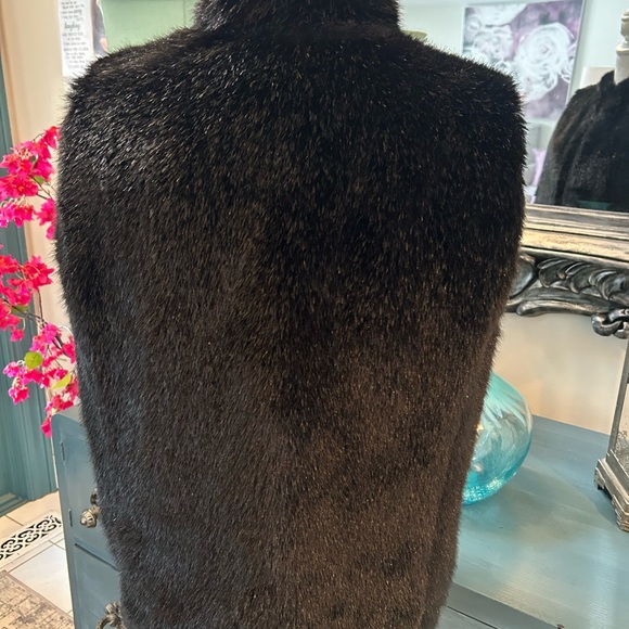 Lauren Ralph Lauren Black Faux Fur Vest Front Zipper Pockets Lined Med - Picture 9 of 16